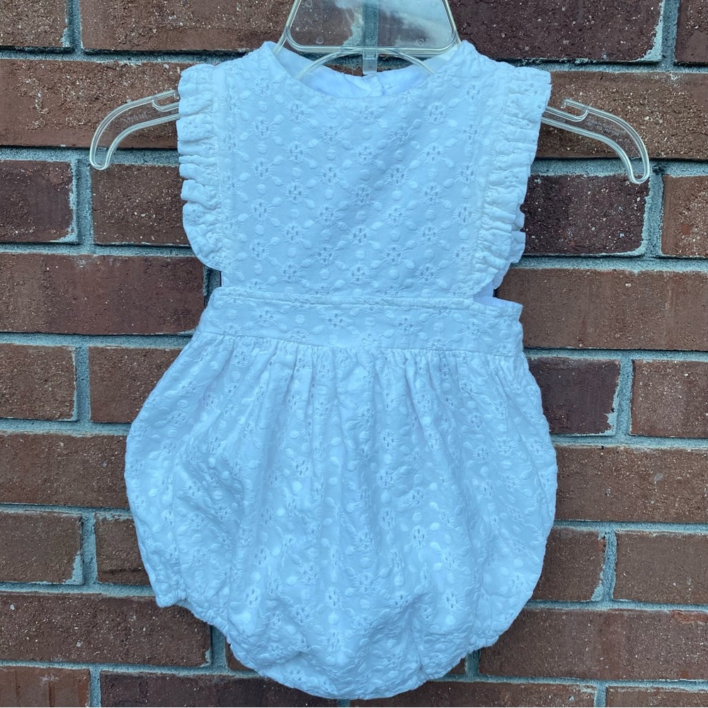 Mary & Grace White Eyelet Bubble Size 12 Months